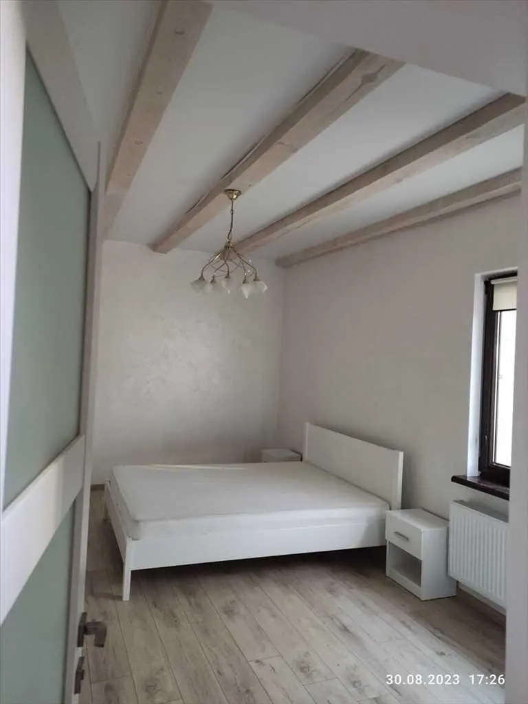 Новий цегляний будинок у Кротенках