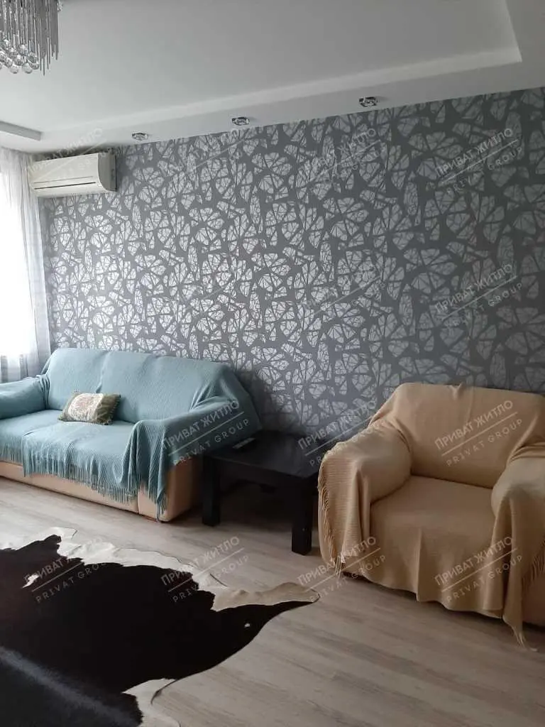 Розкішна трикімнатна квартира в новому цегляному будинку. 