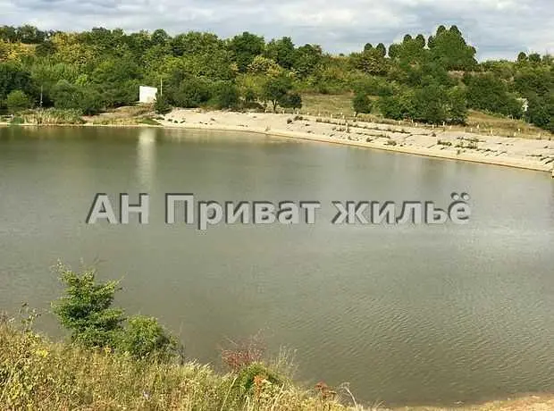 Земельна ділянка в с.Щербані