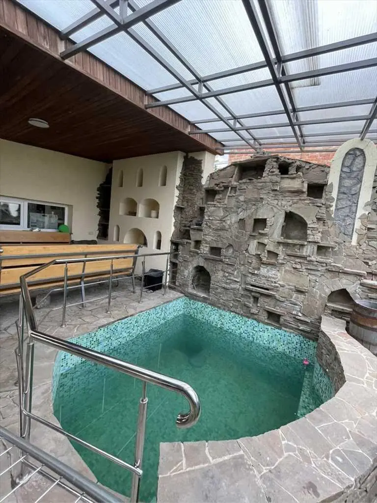 Неймовірний будинок неподалік ТЦ "Конкорд"