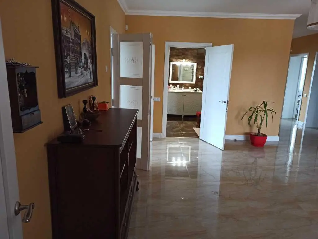 Чудовий будинок в Яківцях.