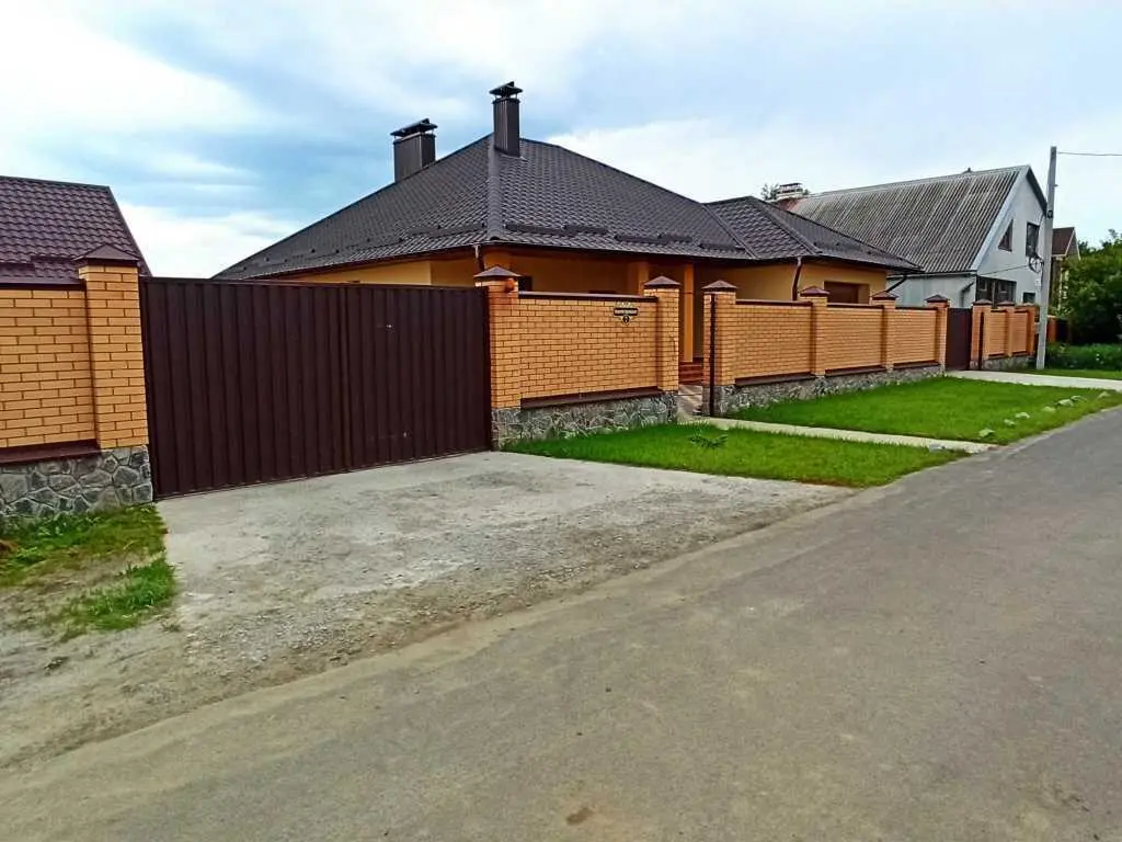 Чудовий будинок в Яківцях.