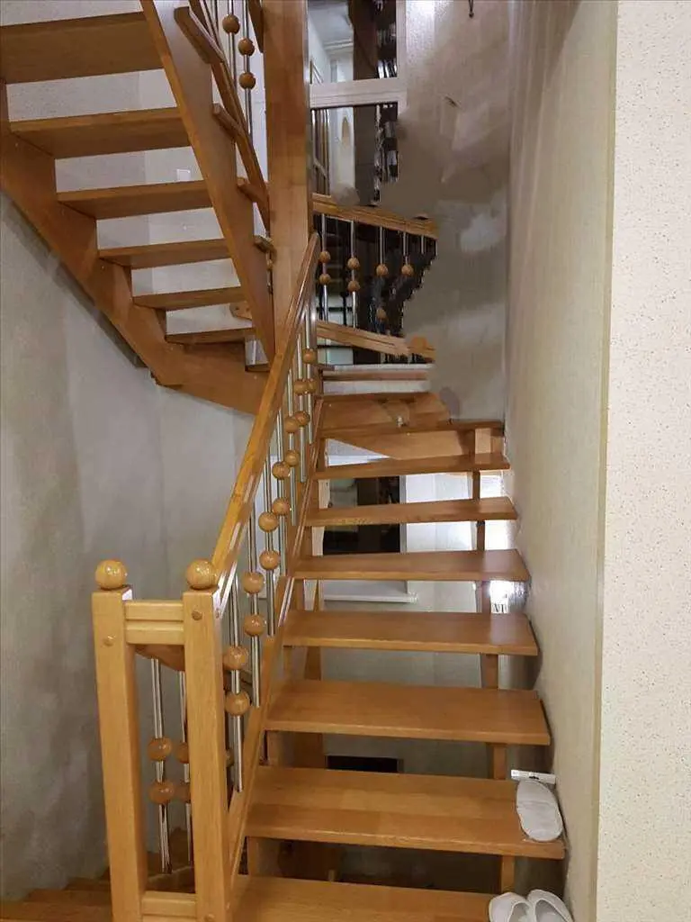 Верхоли. Заміський будинок в оточенні соснового лісу