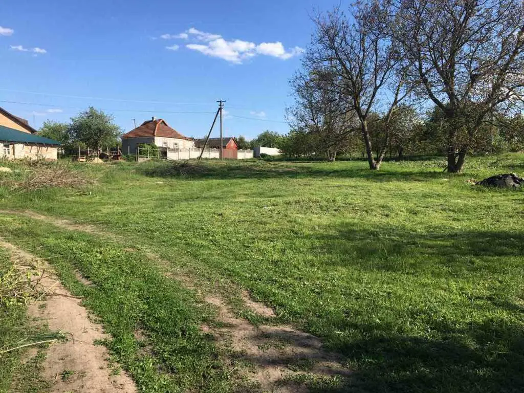 У продажу земельна ділянка в с. Івашки