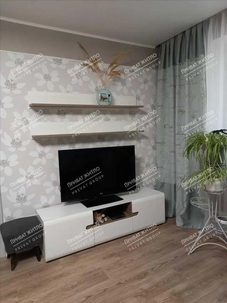 До вашої уваги дуже гарний будинок в Яру