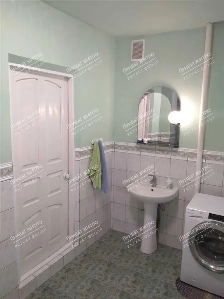 До вашої уваги дуже гарний будинок в Яру