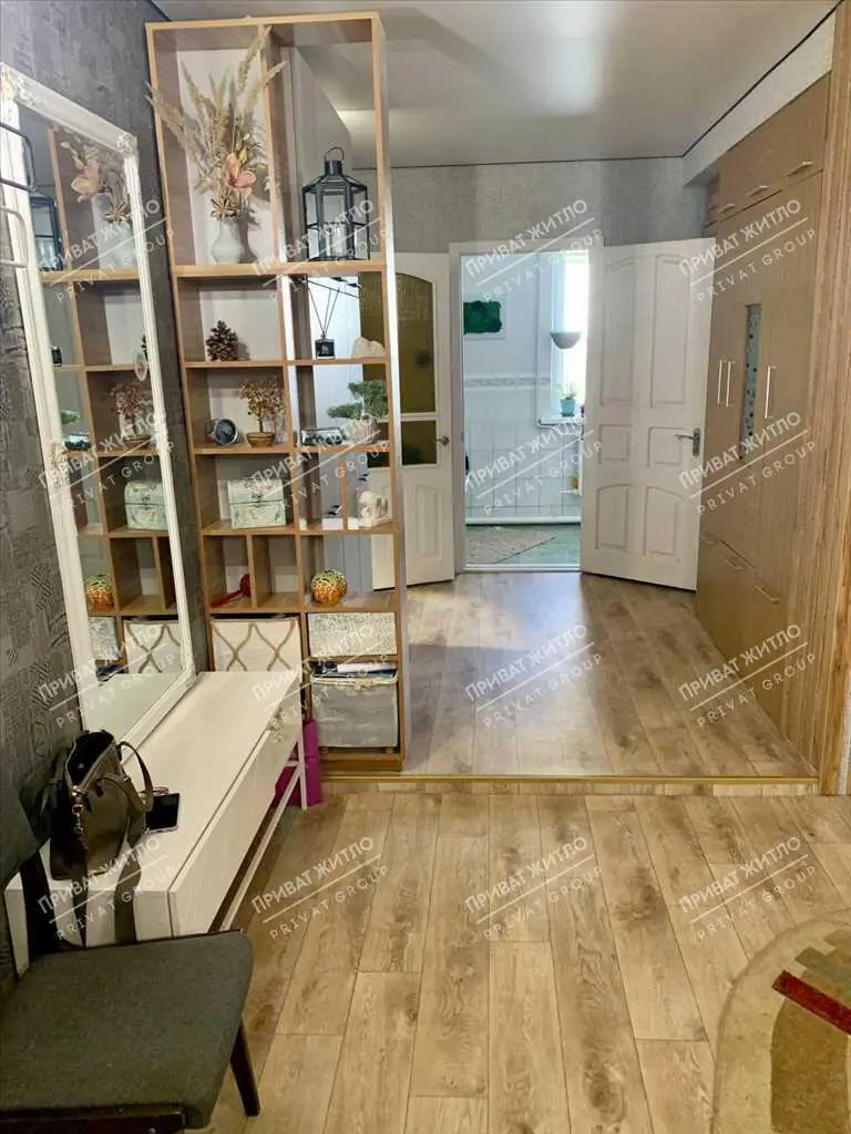 До вашої уваги дуже гарний будинок в Яру