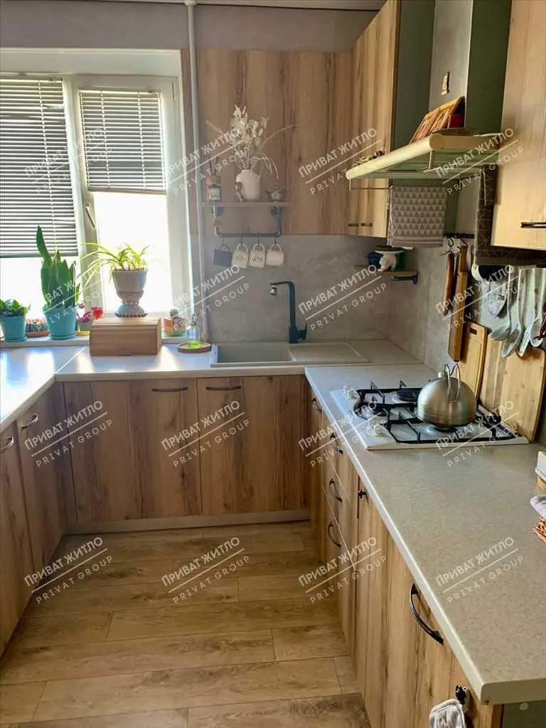 До вашої уваги дуже гарний будинок в Яру