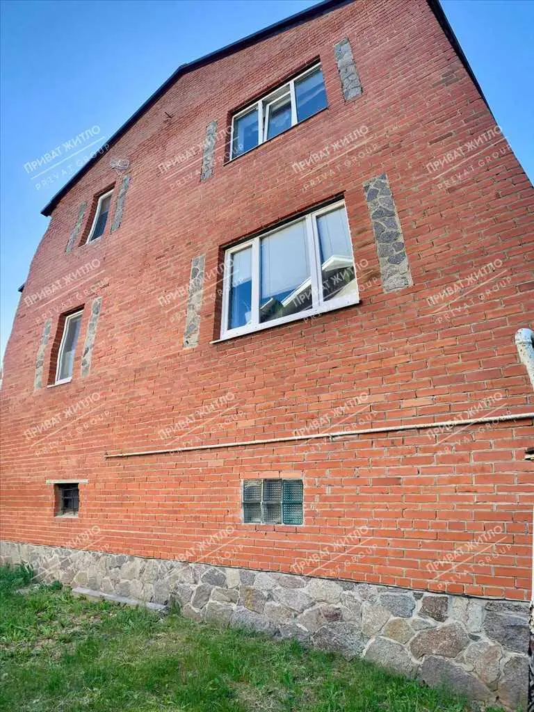 До вашої уваги дуже гарний будинок в Яру