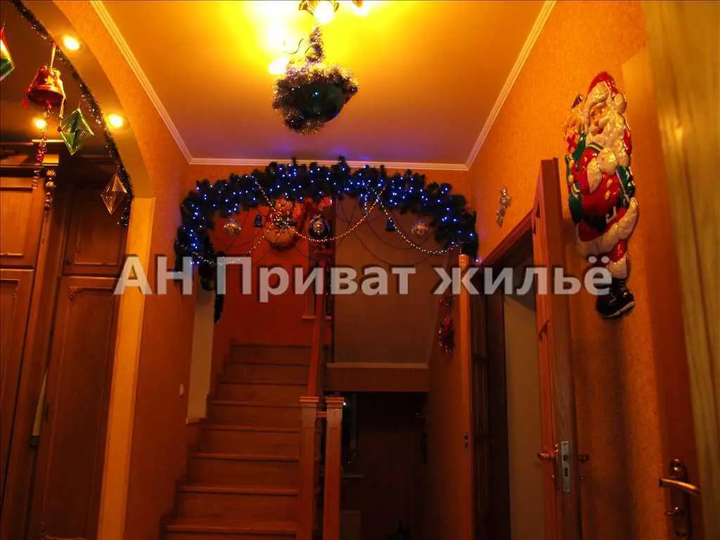 Будинок 230м.кв.у центральній частині міста.