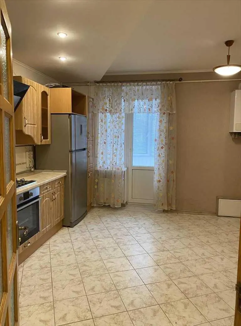 Трикімнатна квартира з автономним опаленням