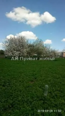 2-х этажный дом возле озера.