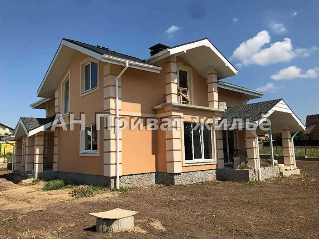 Гарний, з цікавим плануванням, двоповерховий будинок на Браїлках