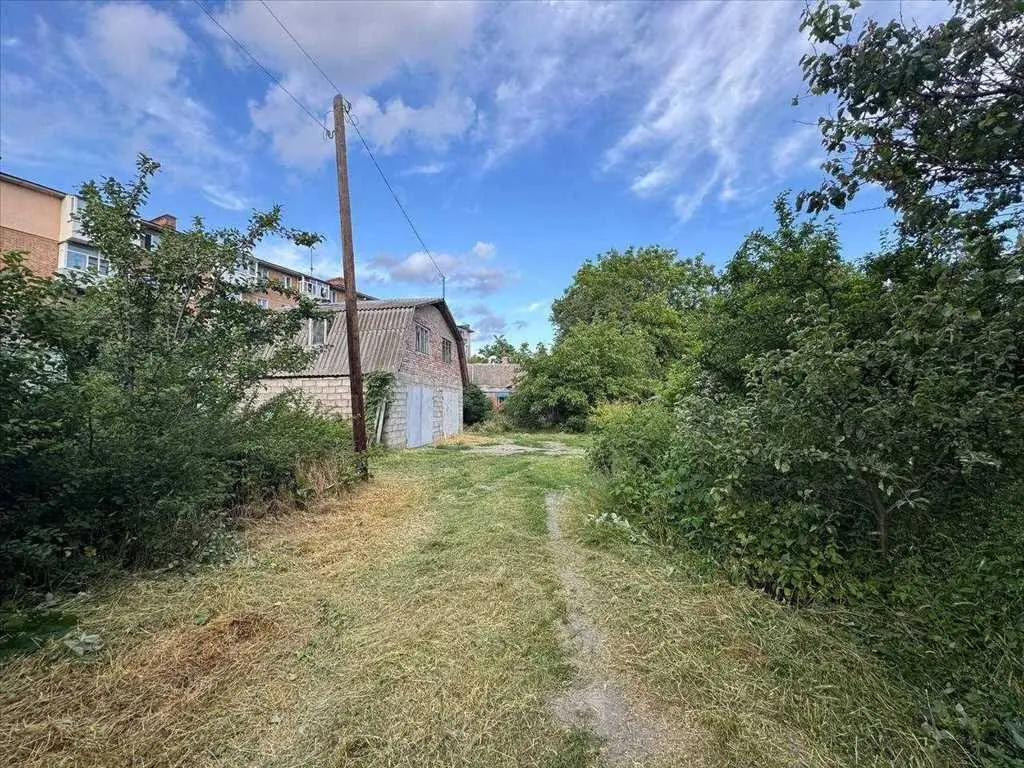 Частина будинку в центрі Полтави, район 5-ї школи