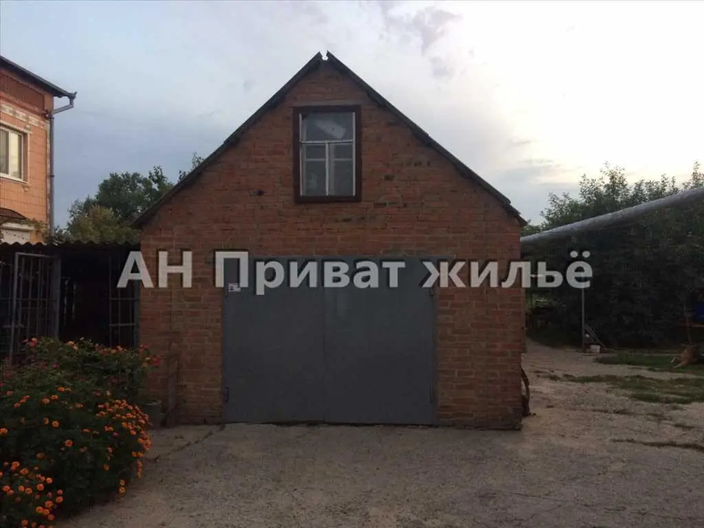 Добротний цегляний будинок у Рибцях