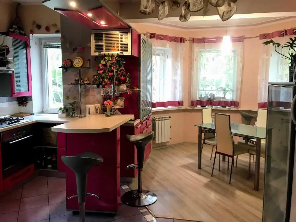 Розкішний особняк в історичному центрі міста Полтава!