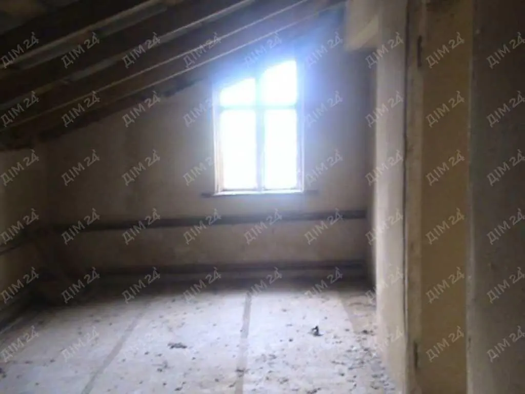 Ділянка з будинком в с.Коломак за Абазівкою.