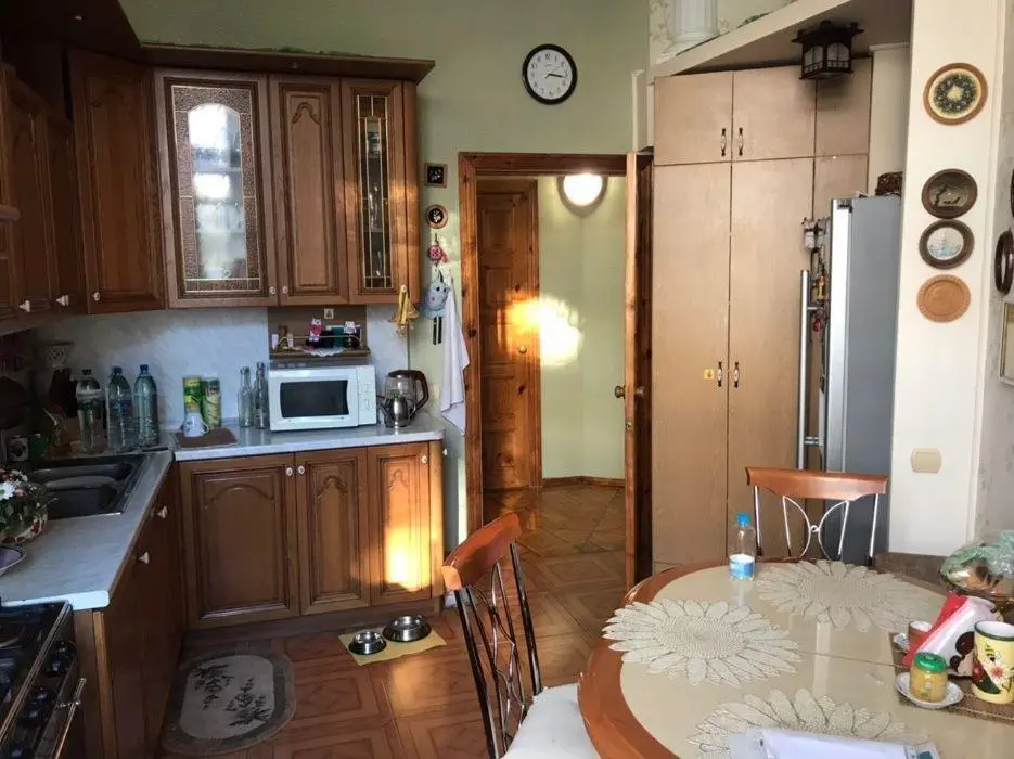 Чотирикімнатна квартира в центрі з сауною!