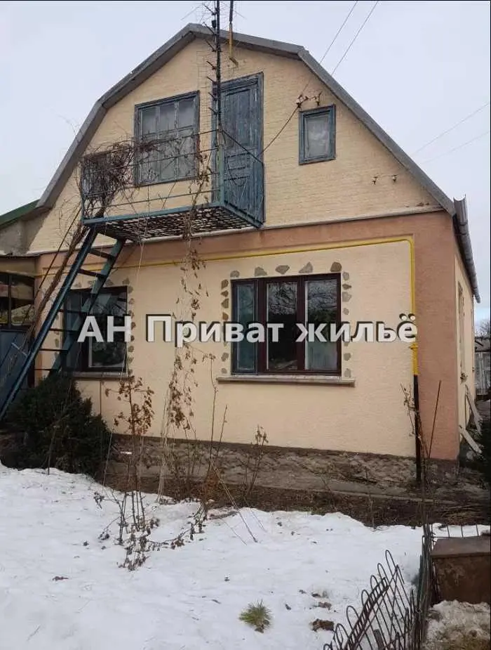 Добротний будинок у Яківцях