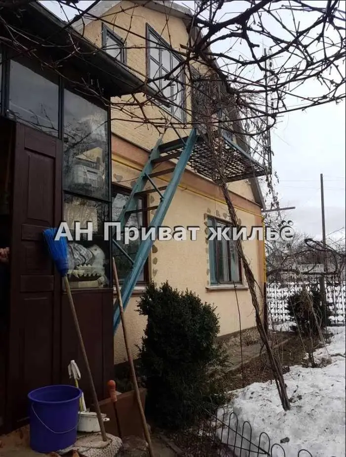 Добротний будинок у Яківцях