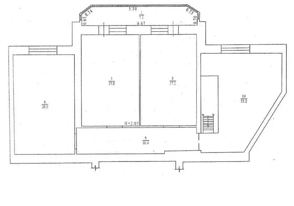 Шикарна дворівнева квартира в центрі міста