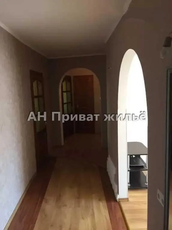 Простора квартира на Леваді