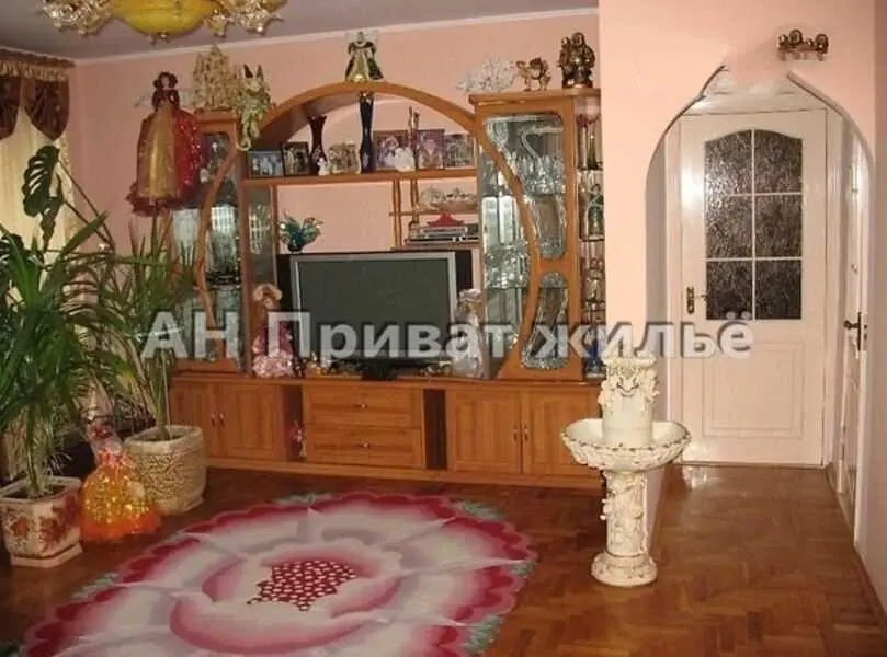 Просторий будинок у передмісті Полтави