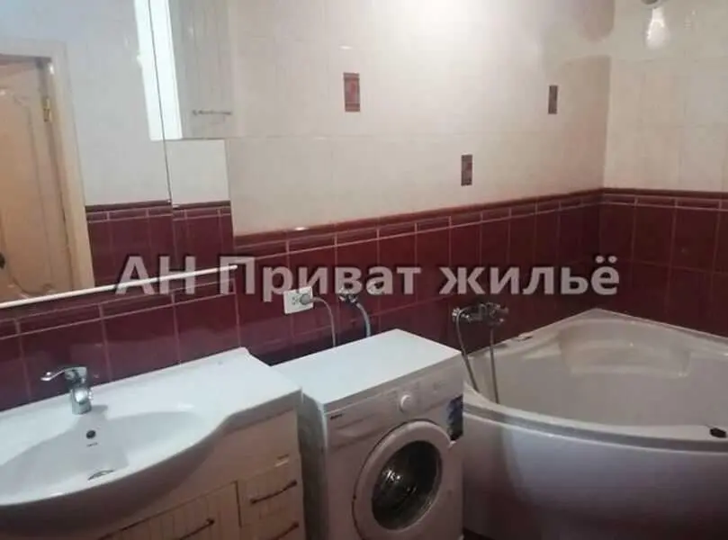 Просторий будинок у передмісті Полтави