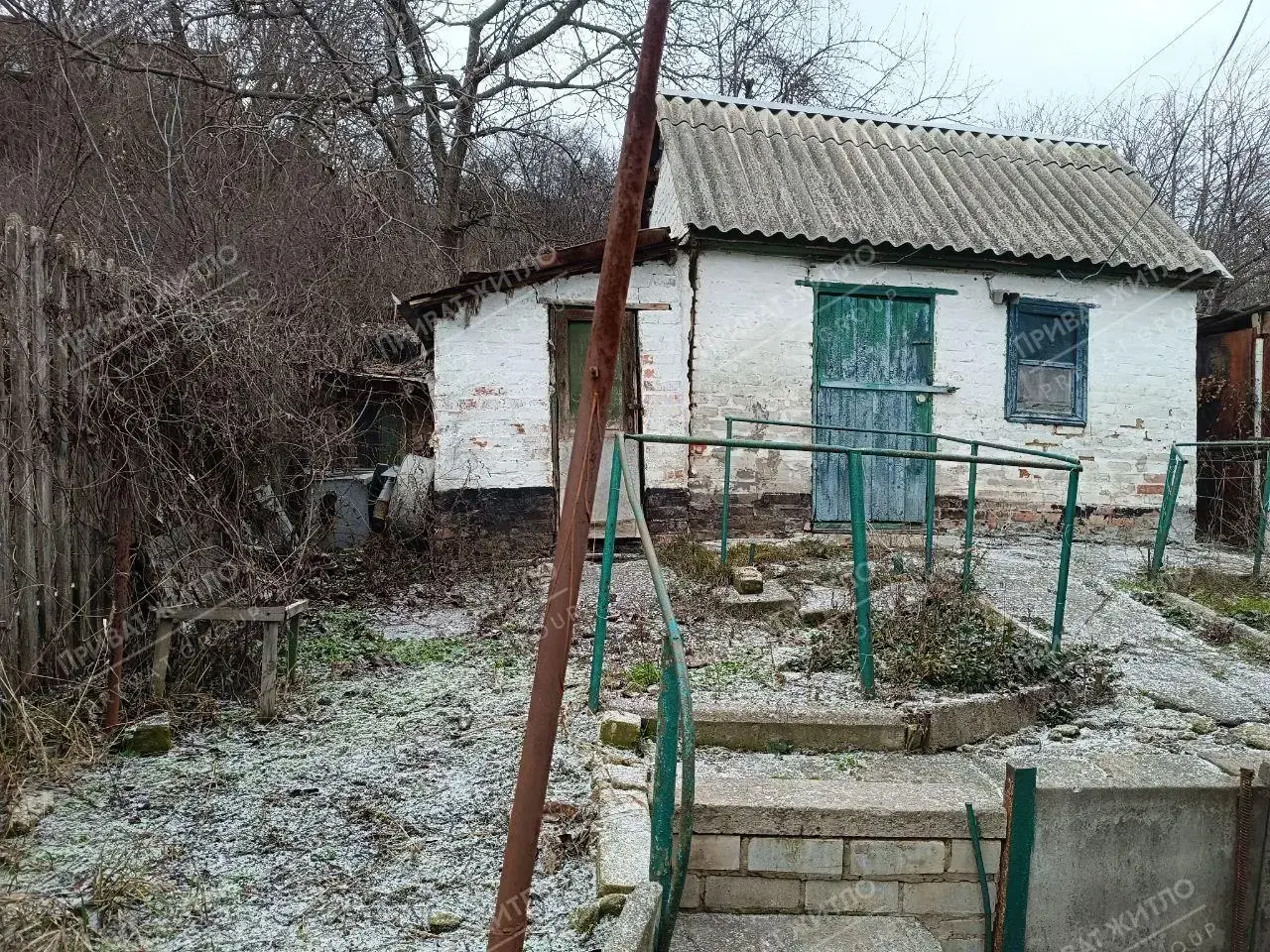 Частина будинку в 300 м від школи №8