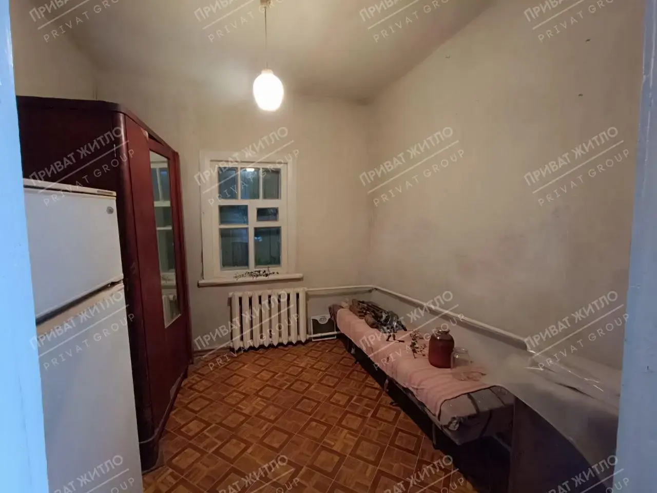 Частина будинку в 300 м від школи №8