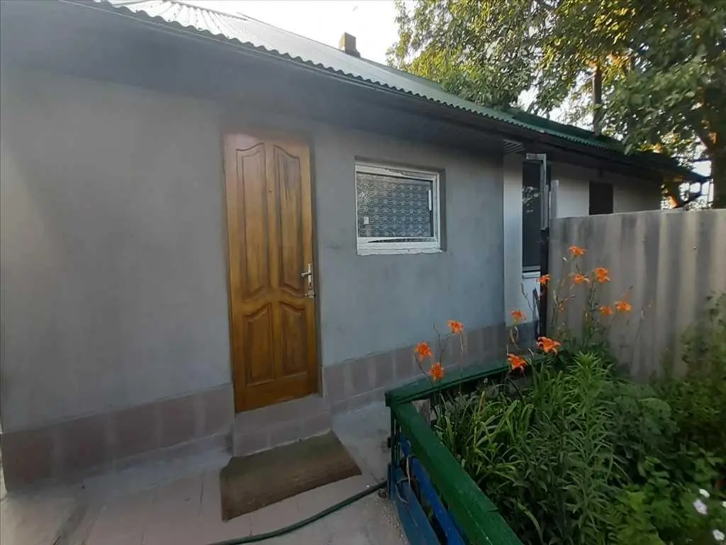 Частина будинку з окремим двором у мікрорайоні Половки