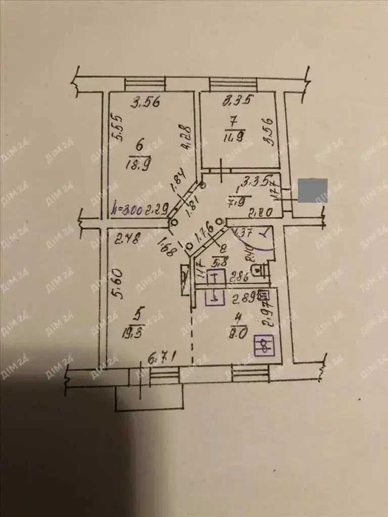 Центр.Трикімнатна сталінка з індивідуальним опаленням.  