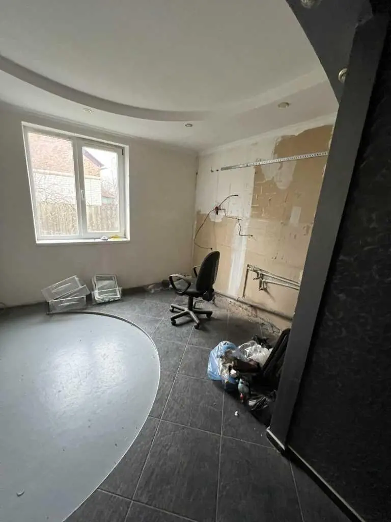 Продам заміський будинок-дачу на Вороніна