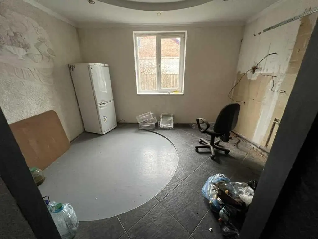 Продам заміський будинок-дачу на Вороніна