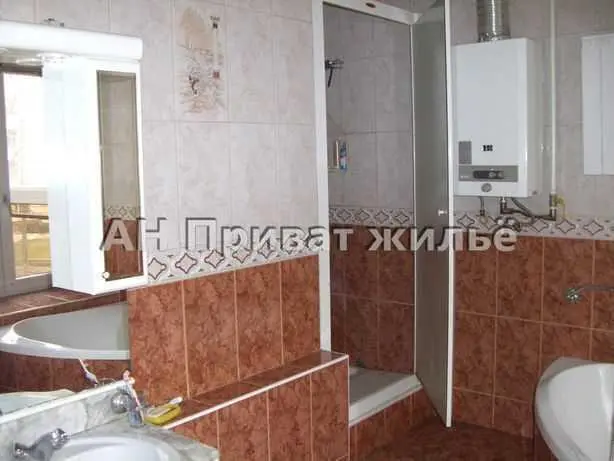 Центр, квартира в 2 хвилинах від Корпусного парку