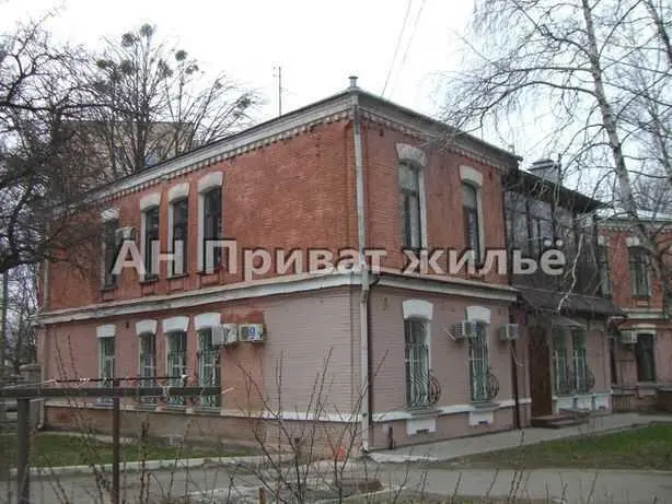 Центр, квартира в 2 хвилинах від Корпусного парку