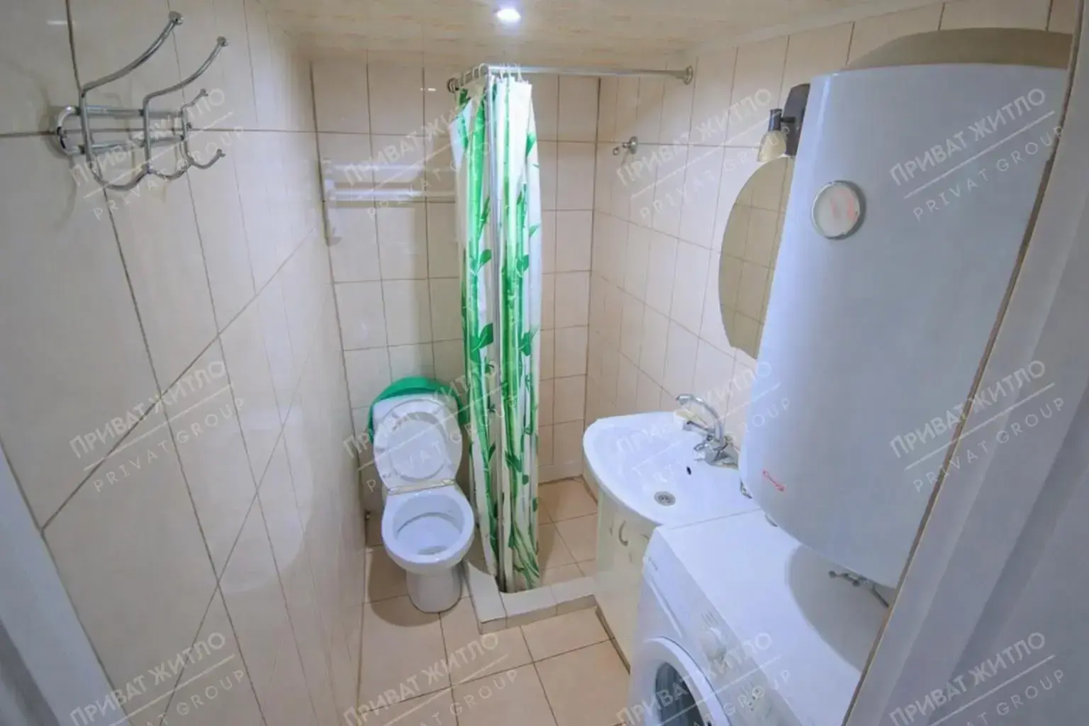 Добротний будинок в мальовничому місці.