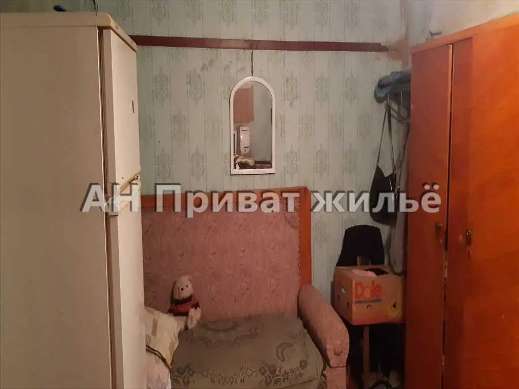 Дача з великою земельною ділянкою.