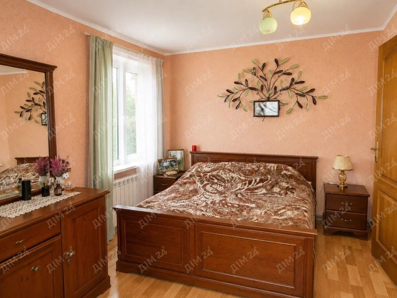 В продажі 3 кімнатна квартира на Алмазному