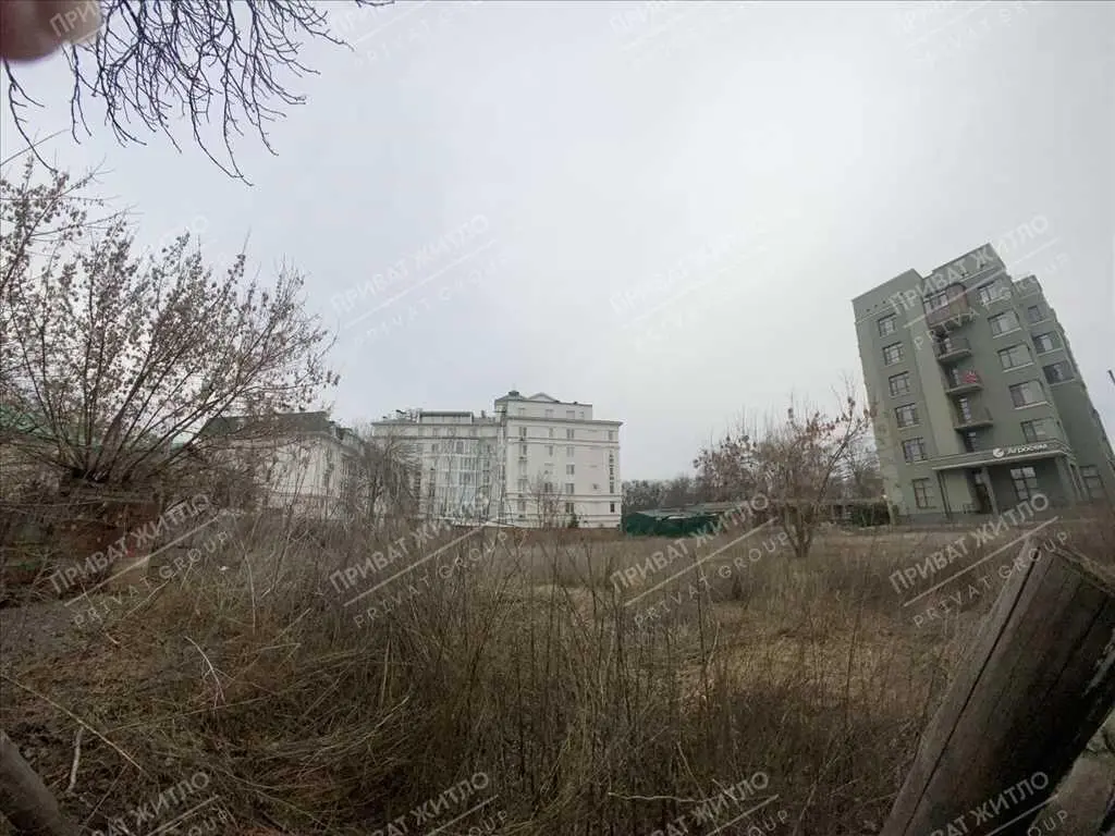 Ділянка біля парку Перемоги!