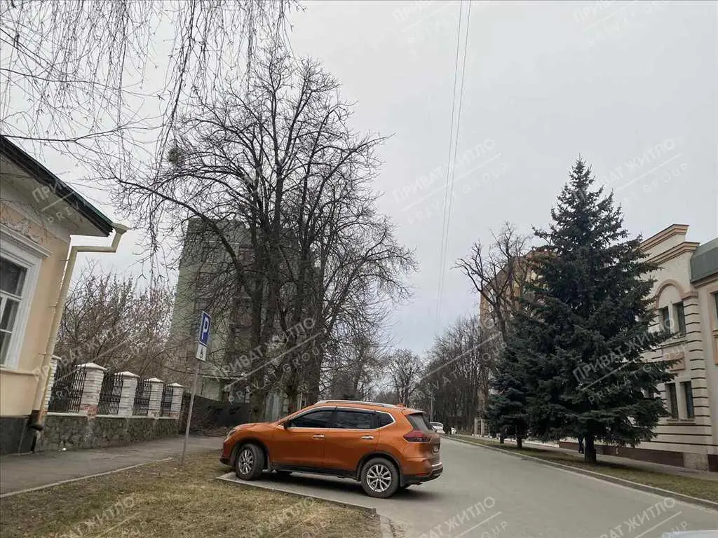 Ділянка біля парку Перемоги!