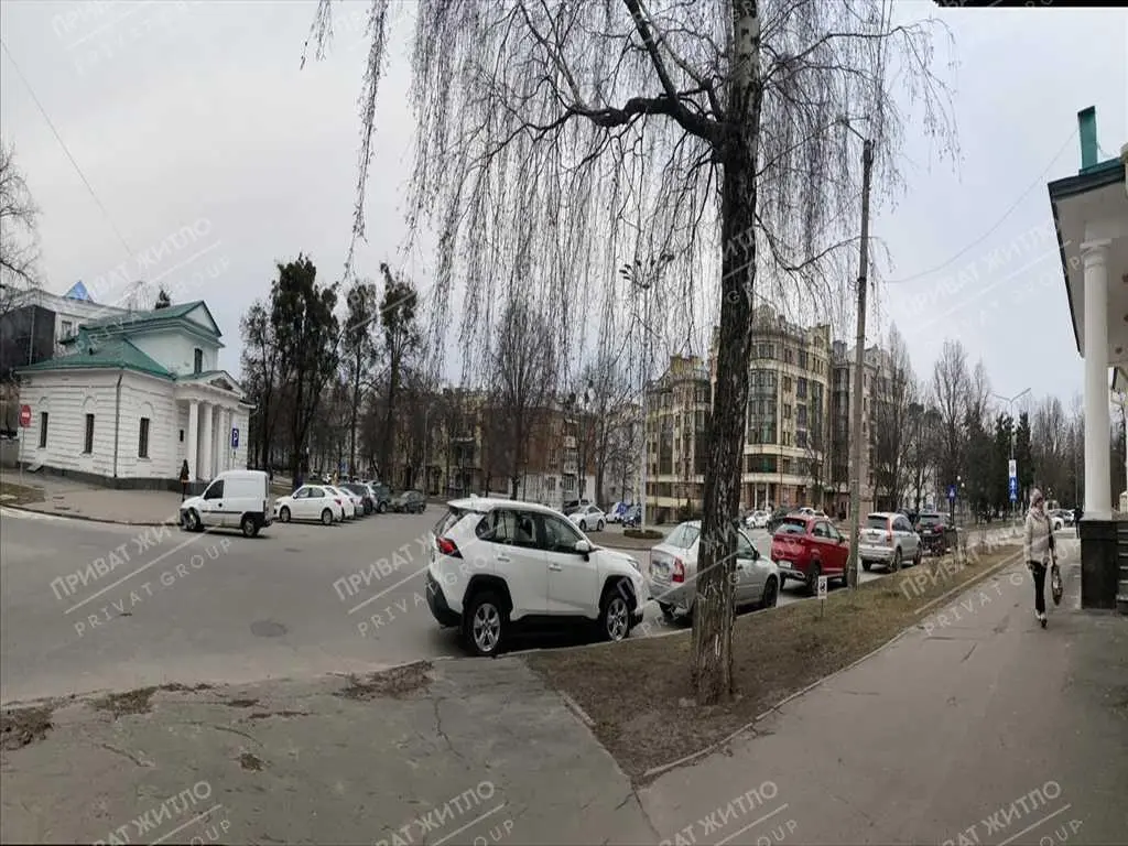 Ділянка біля парку Перемоги!