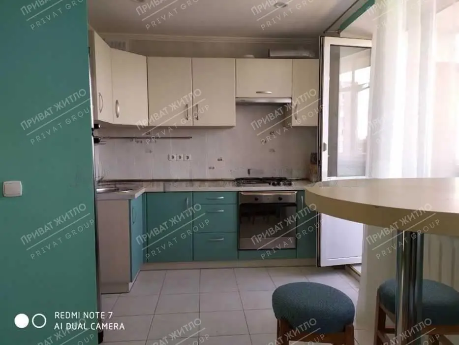 Трикімнатна квартира на Подолі