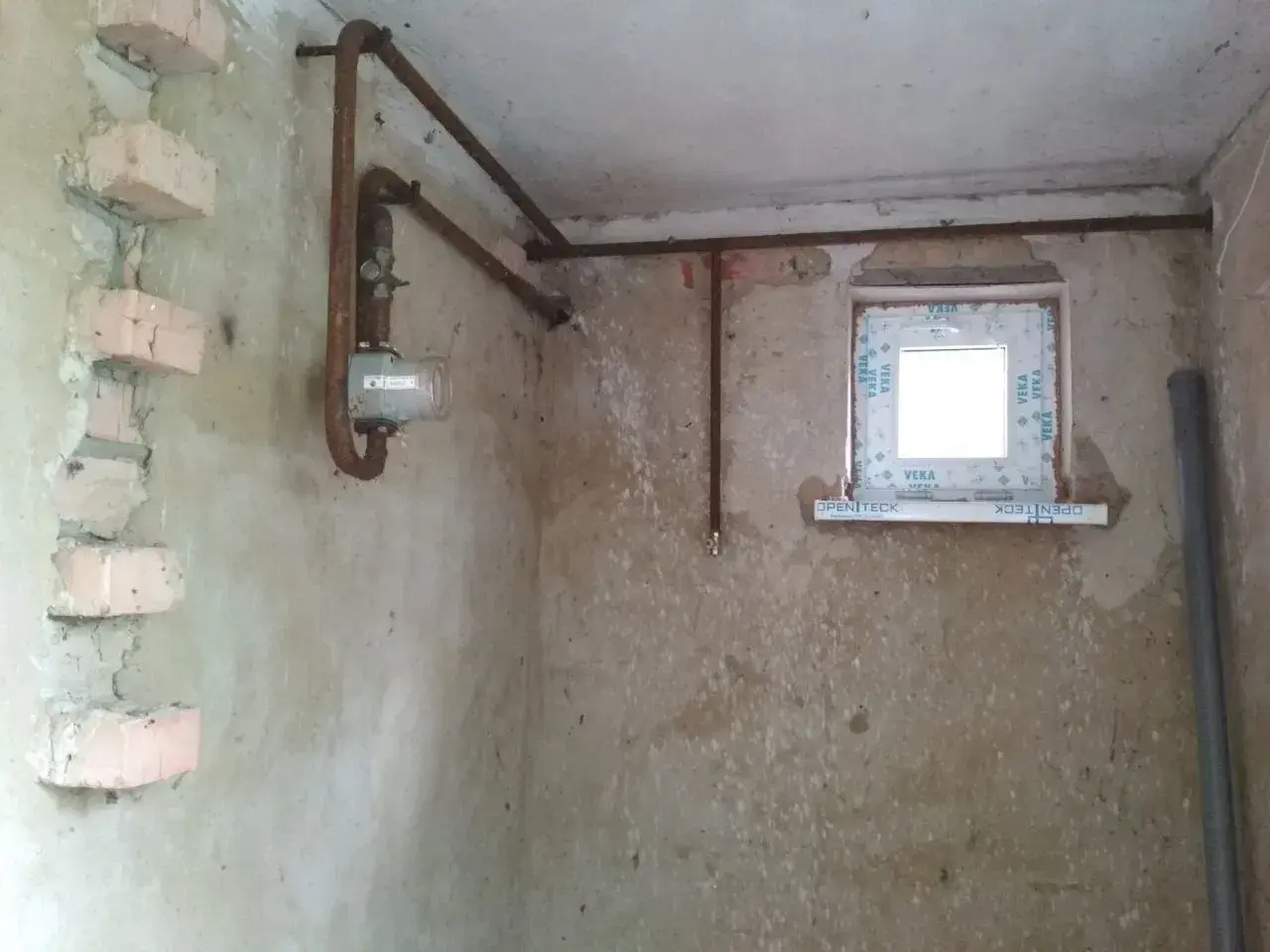 Добротний будинок 2010 року з комунікаціями за 20 км від Полтави.