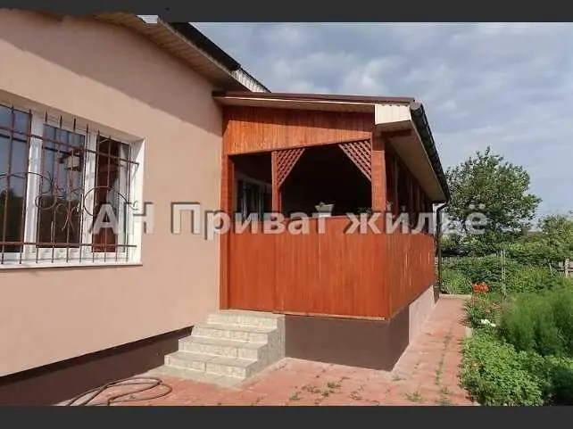 Добротний будинок у Рибцях для великої родини.