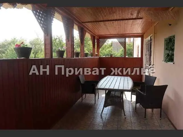 Добротний будинок у Рибцях для великої родини.