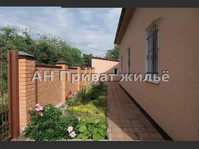 Добротний будинок у Рибцях для великої родини.