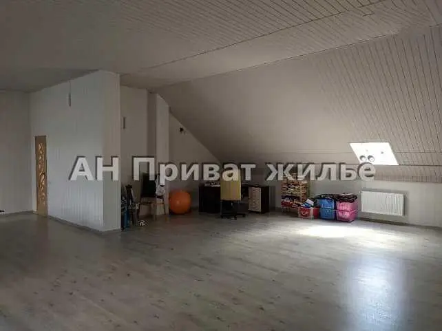 Добротний будинок у Рибцях для великої родини.