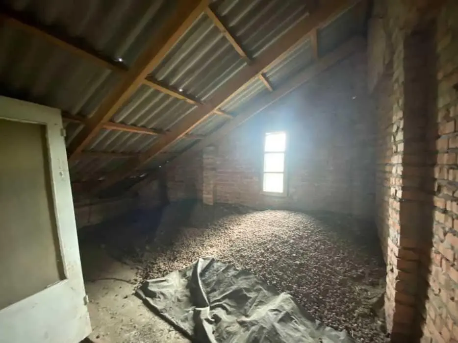 Добротний будинок в живописному місці.