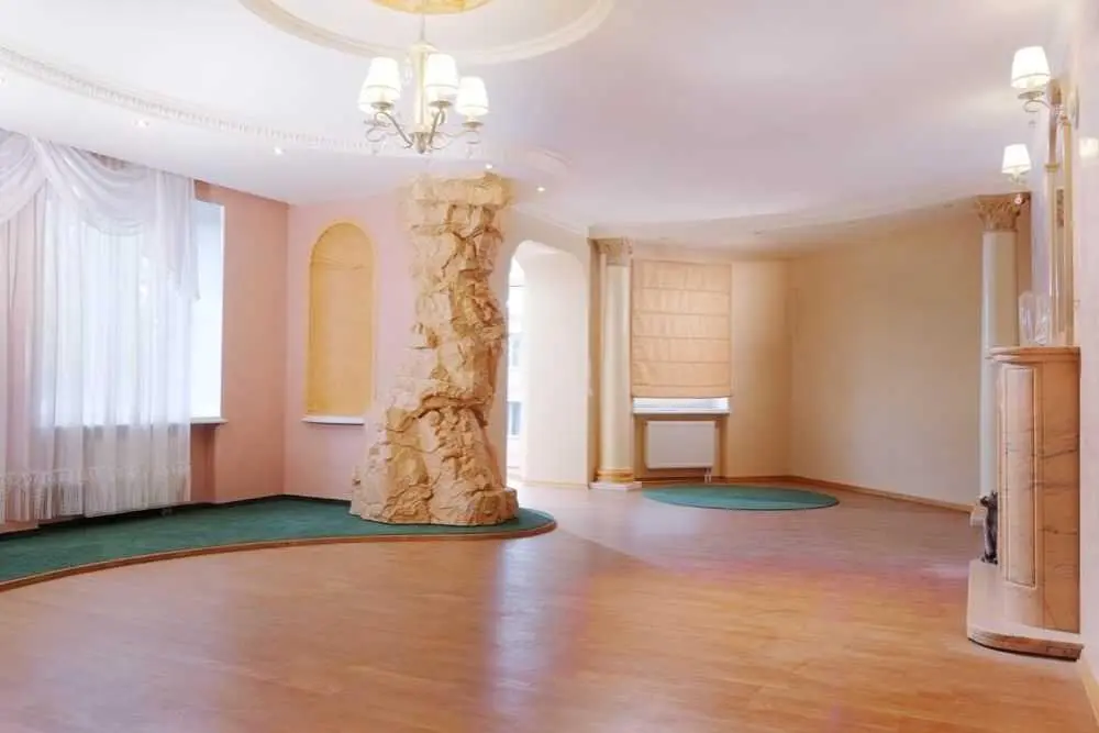 Велика квартира в тихому центрі